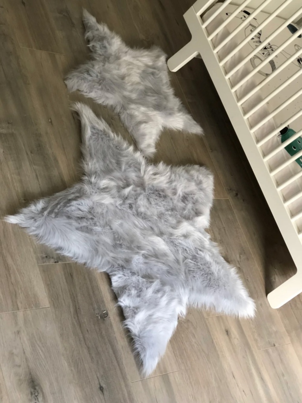 NEW Kroma Carpets Faux Sheepskin Gray Star Rug 36" x 36"